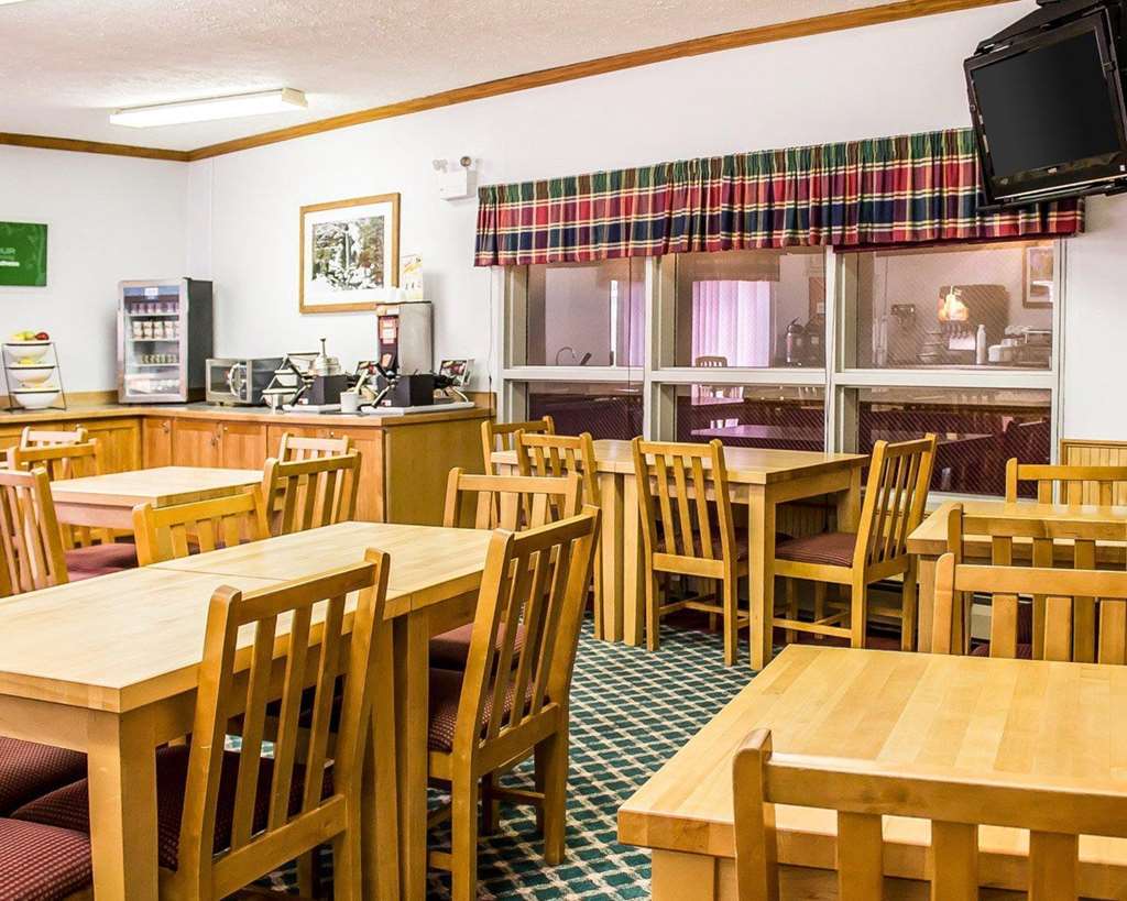 Quality Inn Petoskey-Harbor Springs Restaurace fotografie
