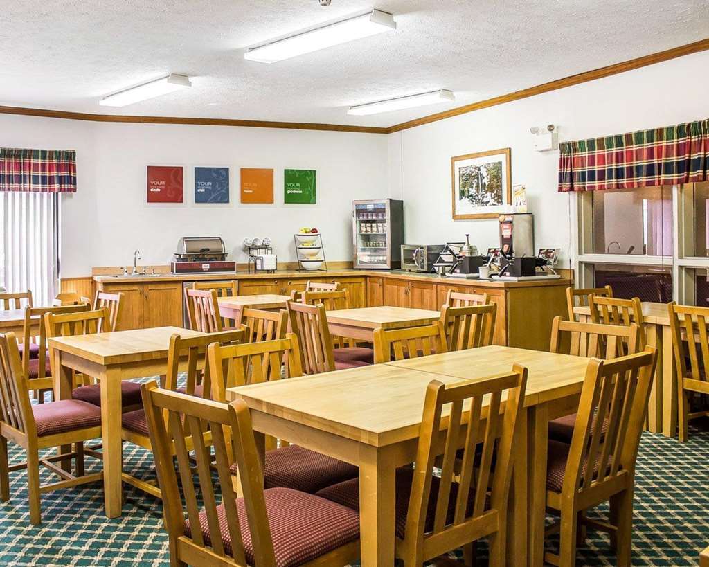Quality Inn Petoskey-Harbor Springs Restaurace fotografie